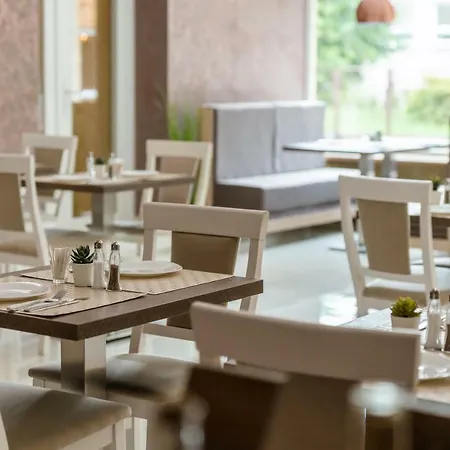 Отель Dastan Левице